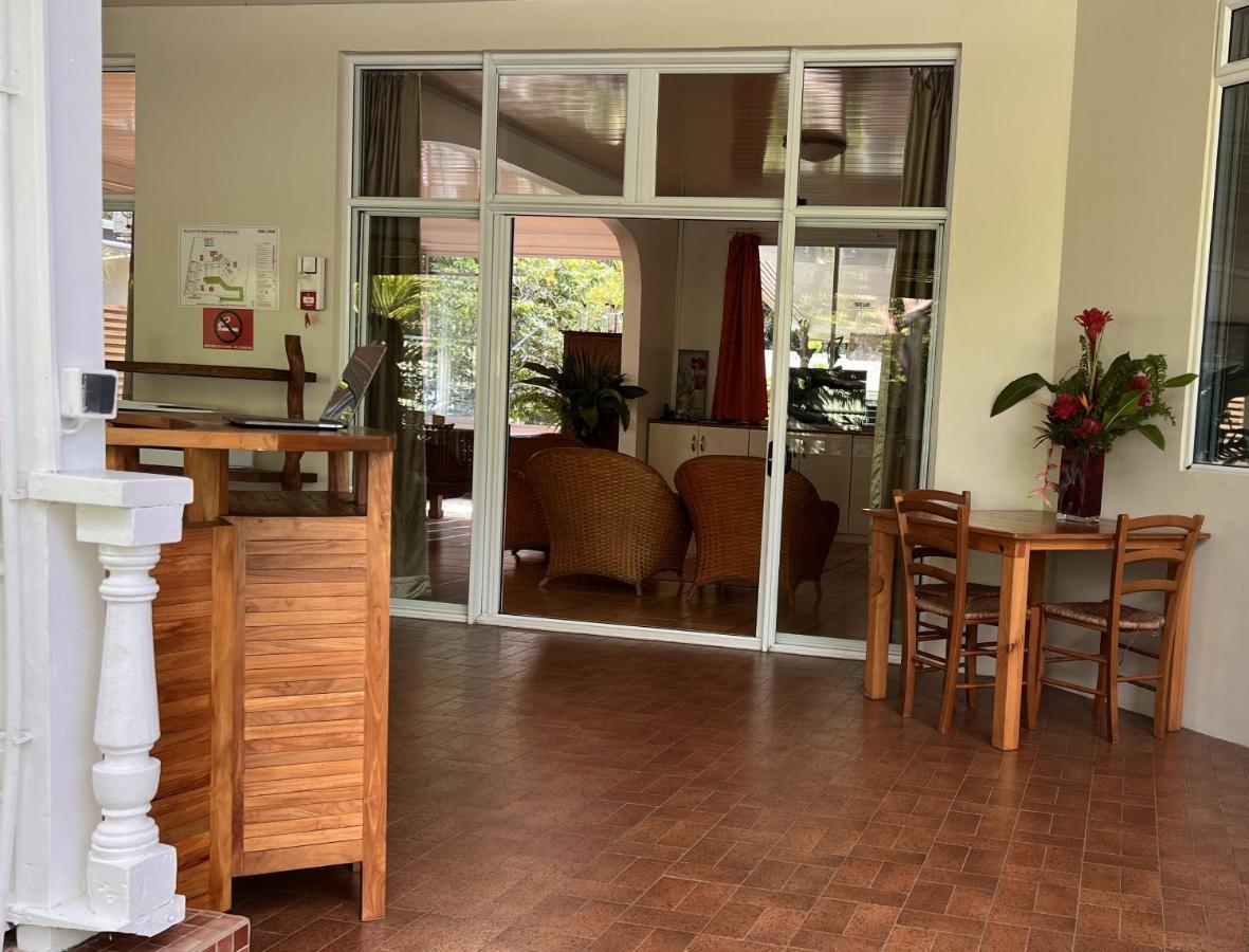 Pare Lodge Tahiti Pirae Exteriör bild