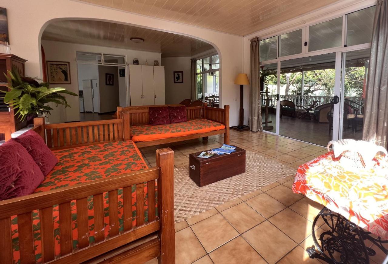 Pare Lodge Tahiti Pirae Exteriör bild