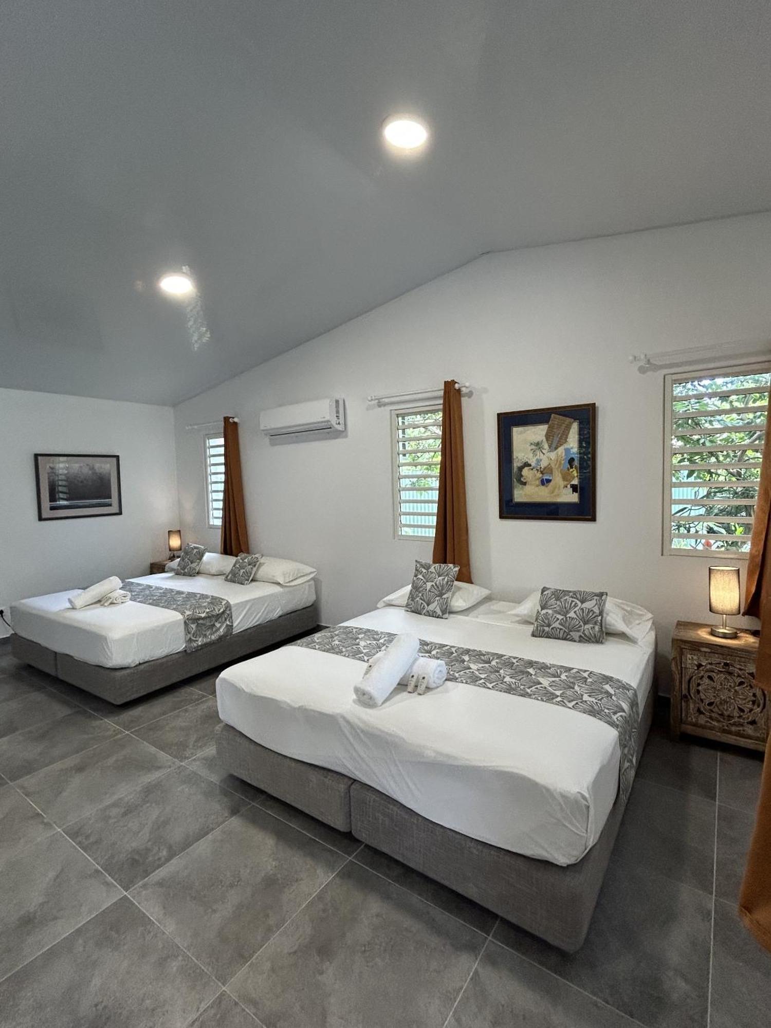 Pare Lodge Tahiti Pirae Rum bild