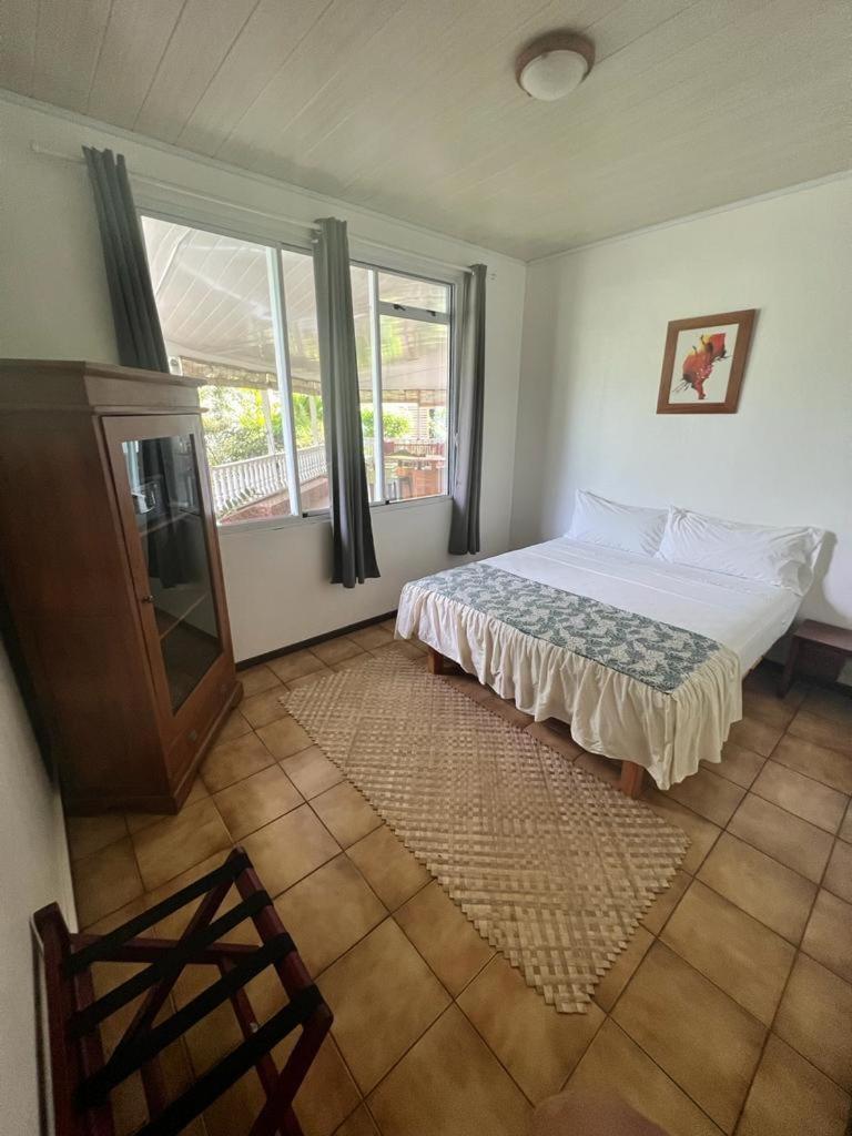 Pare Lodge Tahiti Pirae Rum bild