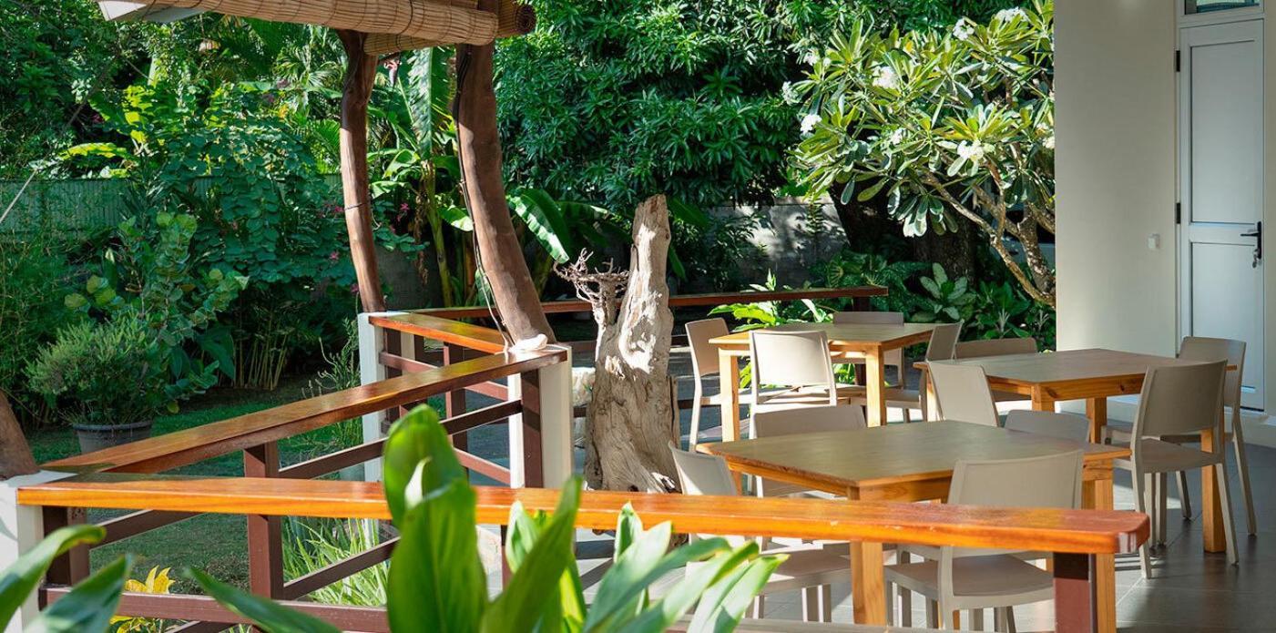 Pare Lodge Tahiti Pirae Exteriör bild